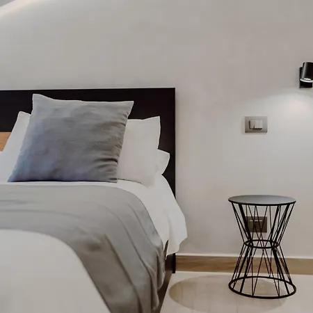 Domus Aeterna - Re Di 4*