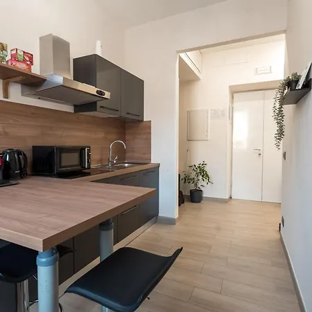 Domus Aeterna - Re Di 로마